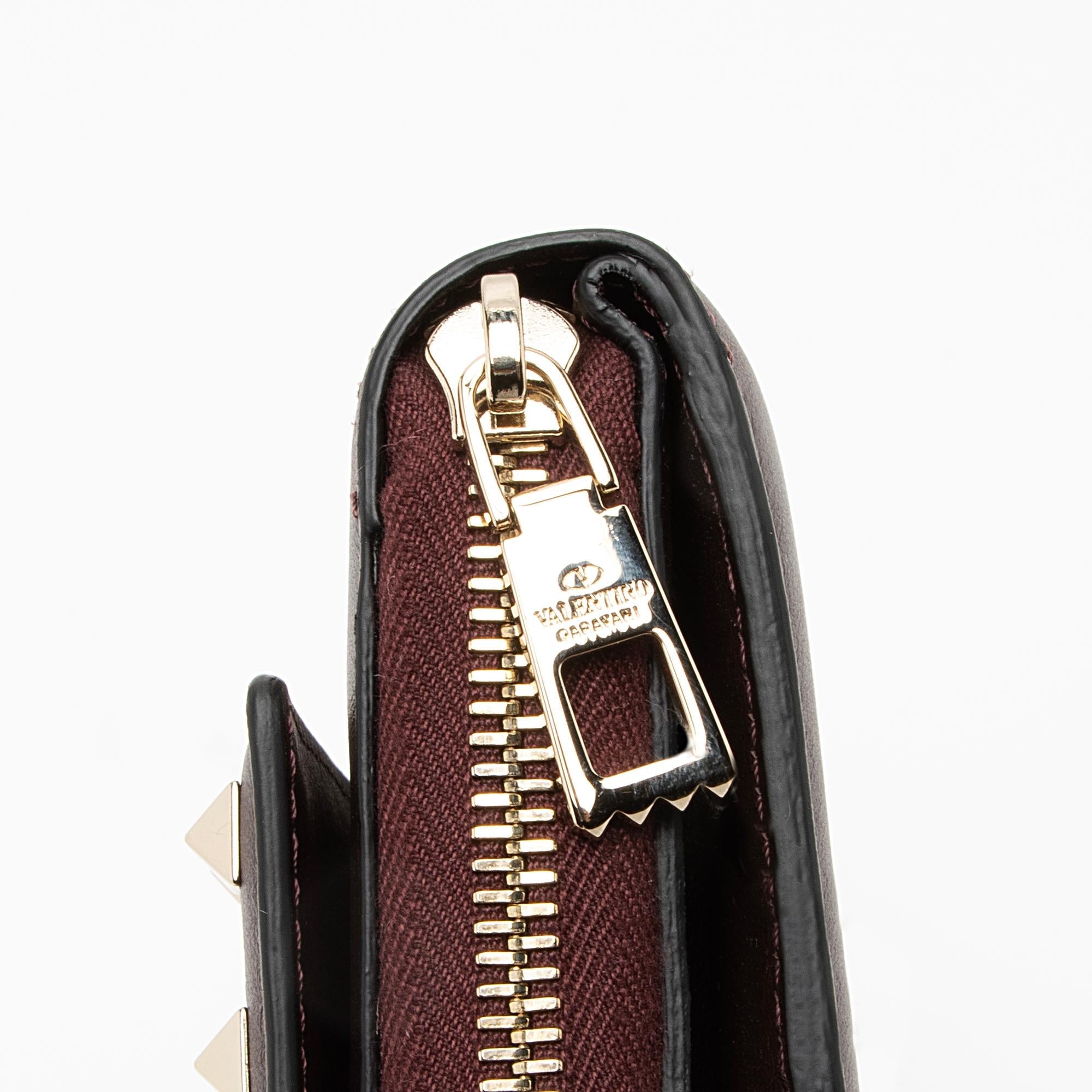 Valentino Calfskin Carry Secrets Rockstud Chain Wallet (SHF-23163)