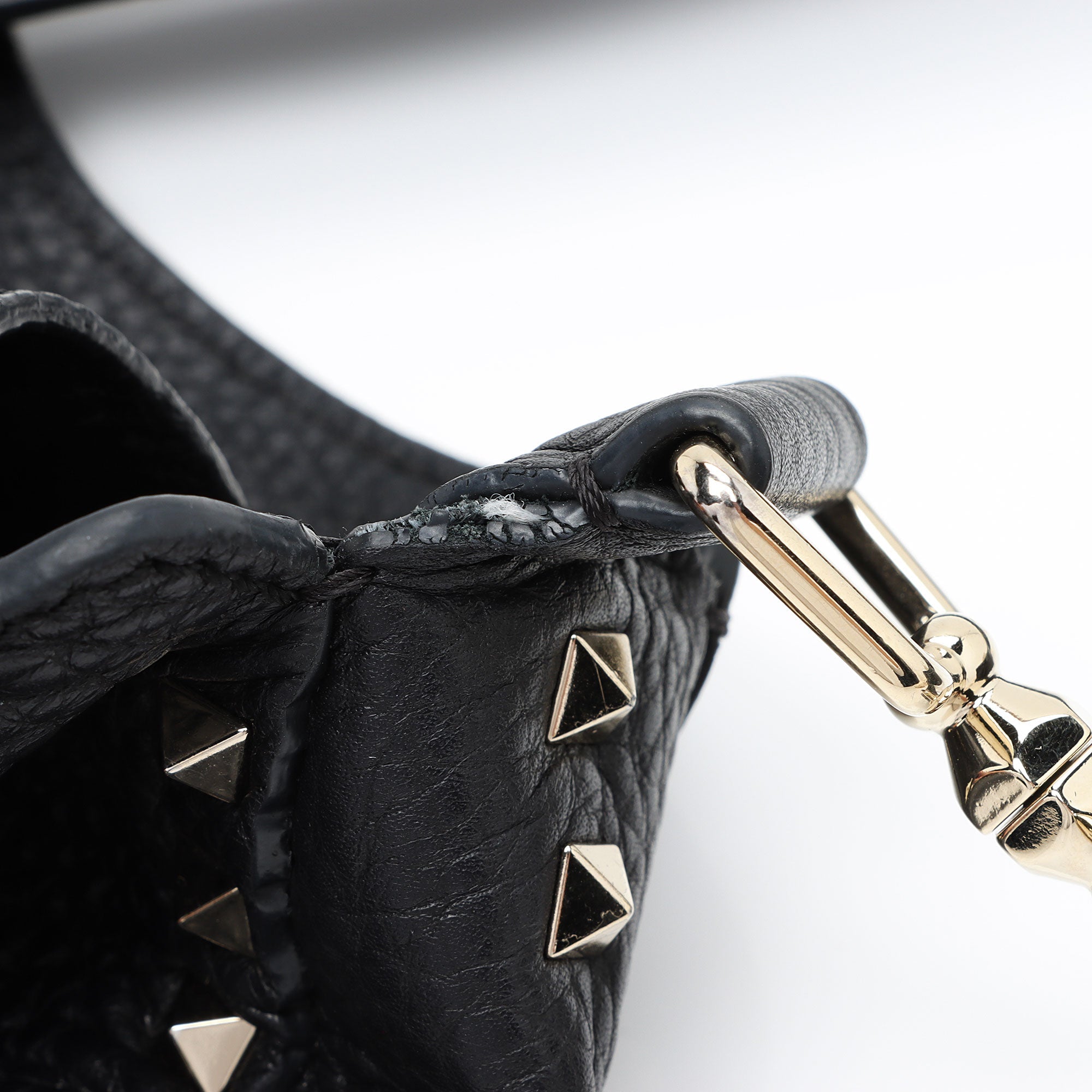 Valentino Calfskin Rockstud Large Messenger Bag (SHF-TuxJL8)
