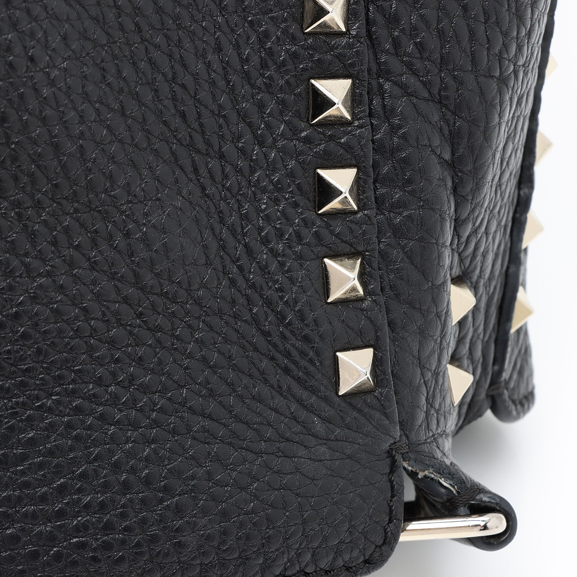 Valentino Calfskin Rockstud Large Messenger Bag (SHF-TuxJL8)