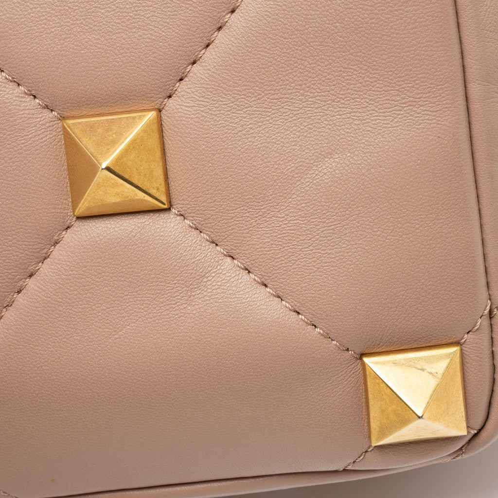 Valentino Calfskin Roman Stud Medium Shoulder Bag (SHF-SYRDK3)