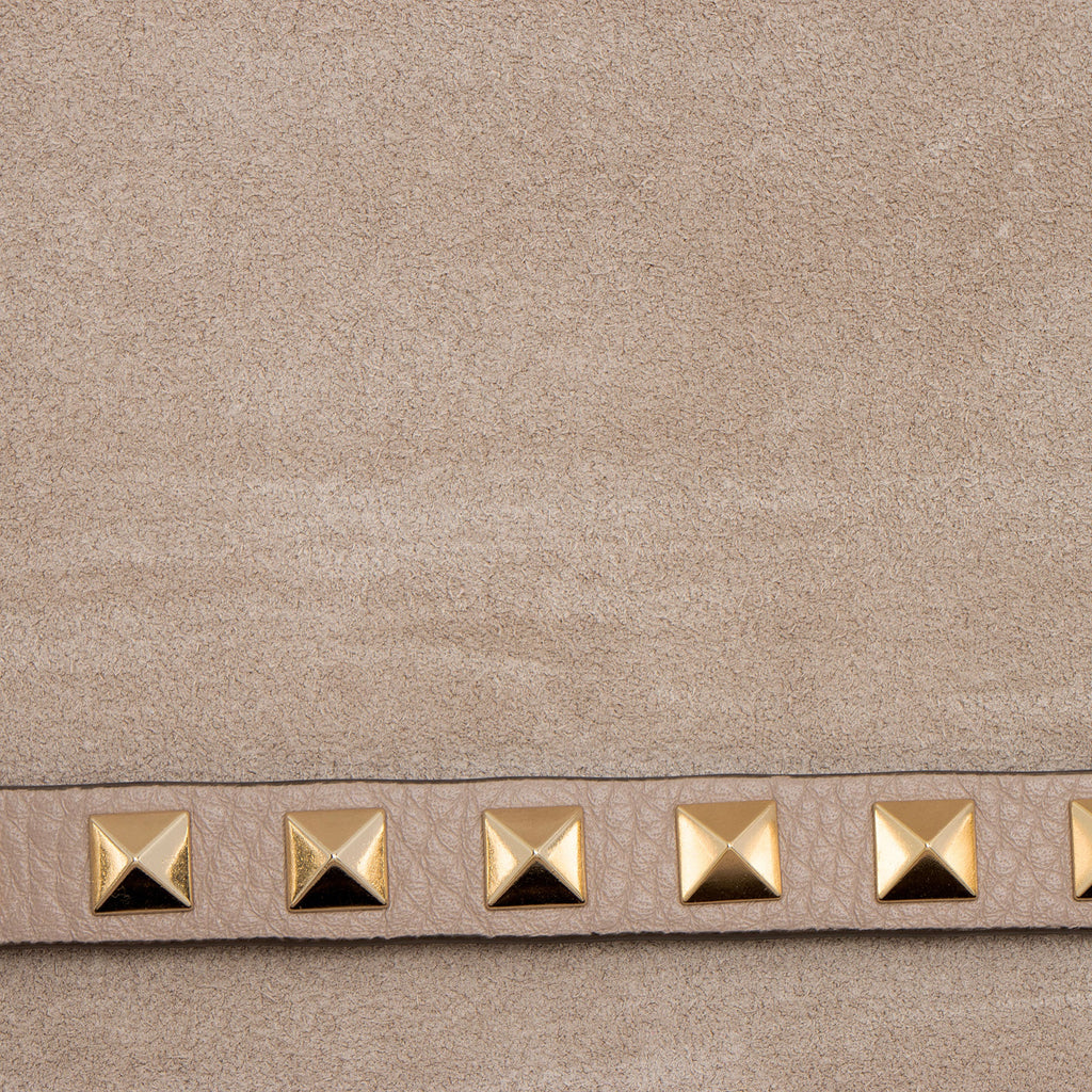 Valentino Grainy Calfskin Rockstud Flap Small Crossbody (SHF-yYGh00)