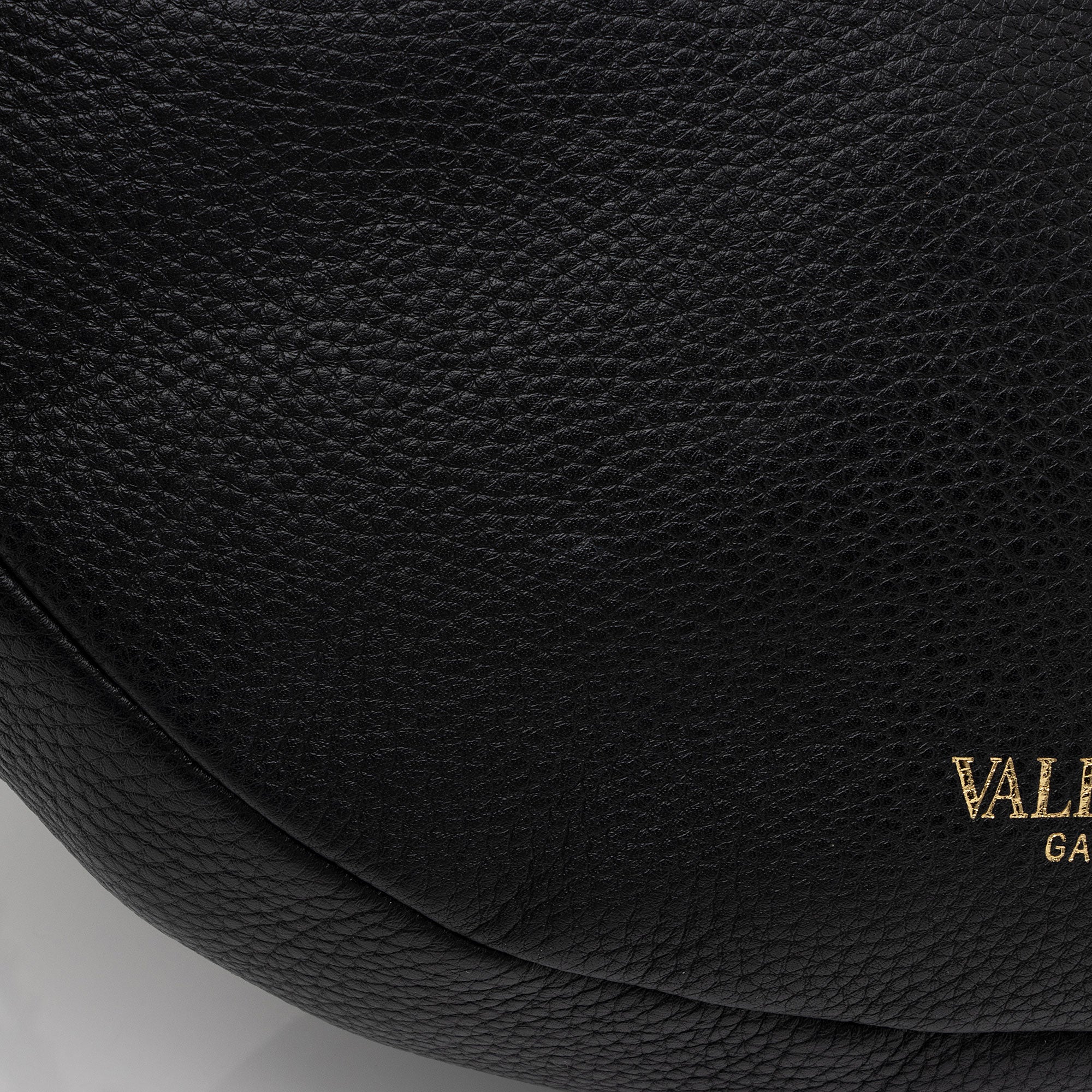 Valentino Grainy Calfskin Rockstud Hobo (SHF-koVIVI)