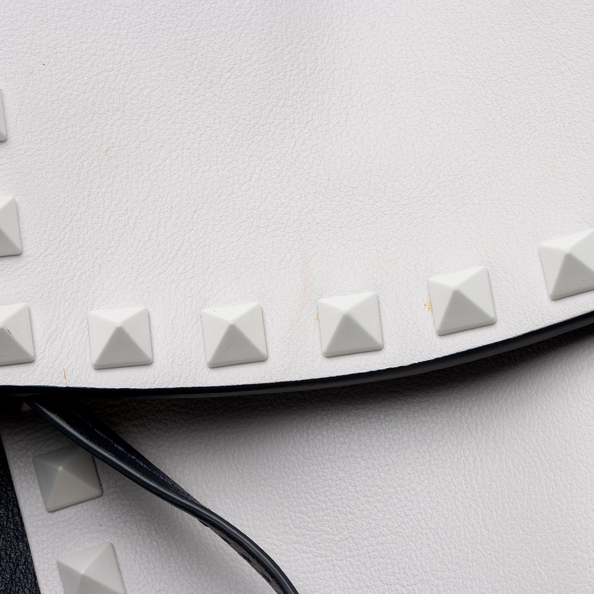 Valentino Lambskin Colorblock Rockstud Top Handle (SHF-IpHYts)