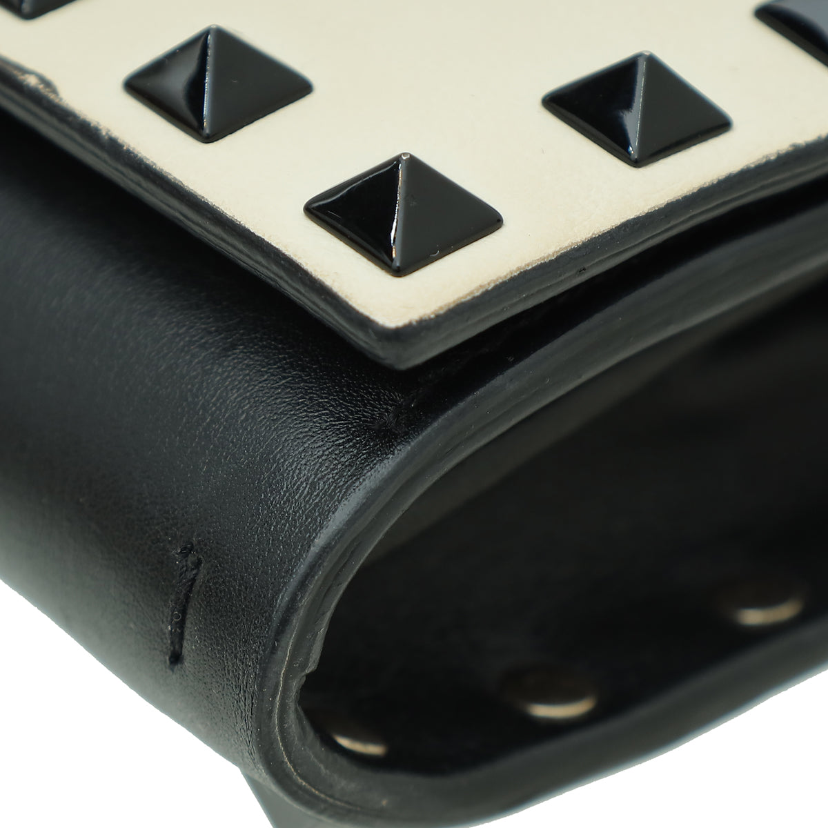 Valentino Bicolor Rockstud Wallet On Chain