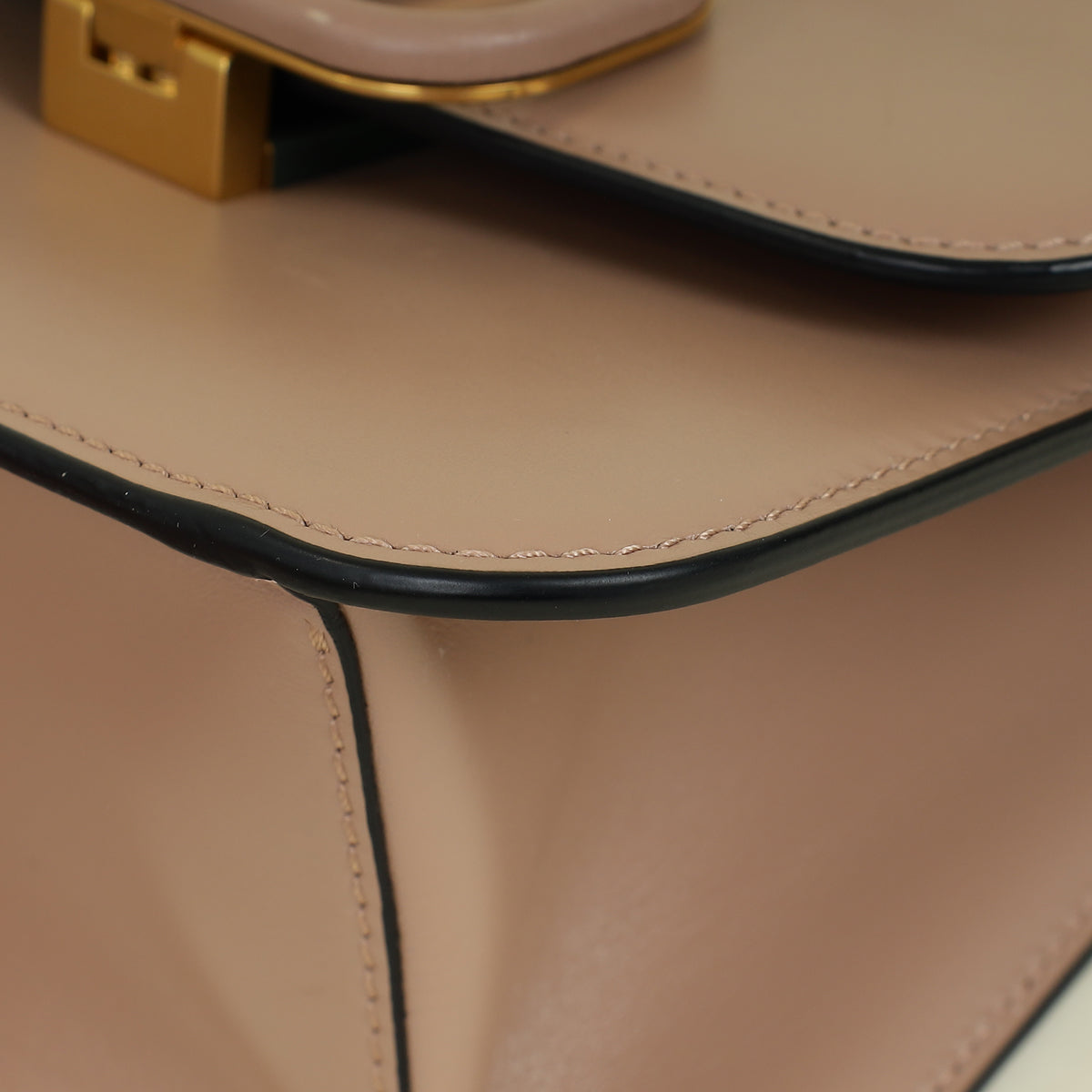 Valentino Poudre Vlogo Flap Bag
