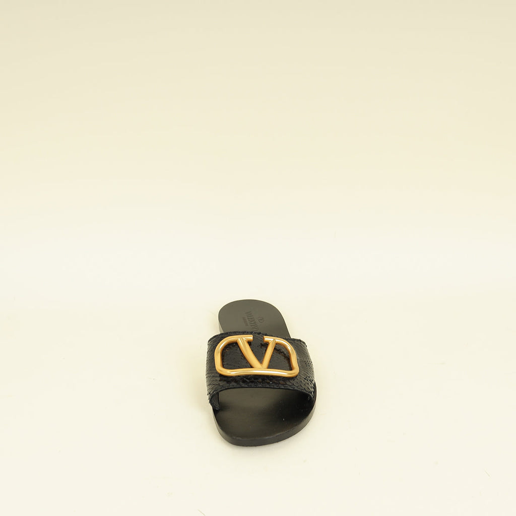 Valentino Black VLogo Slides 37