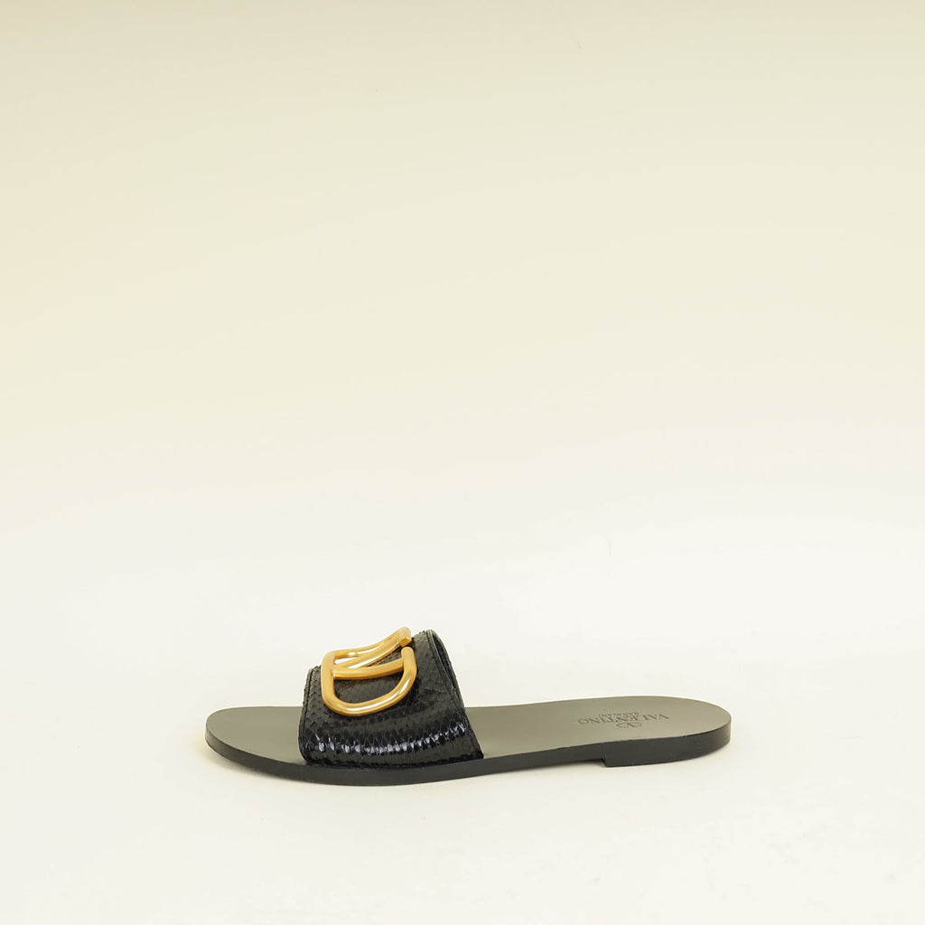 Valentino Black VLogo Slides 37