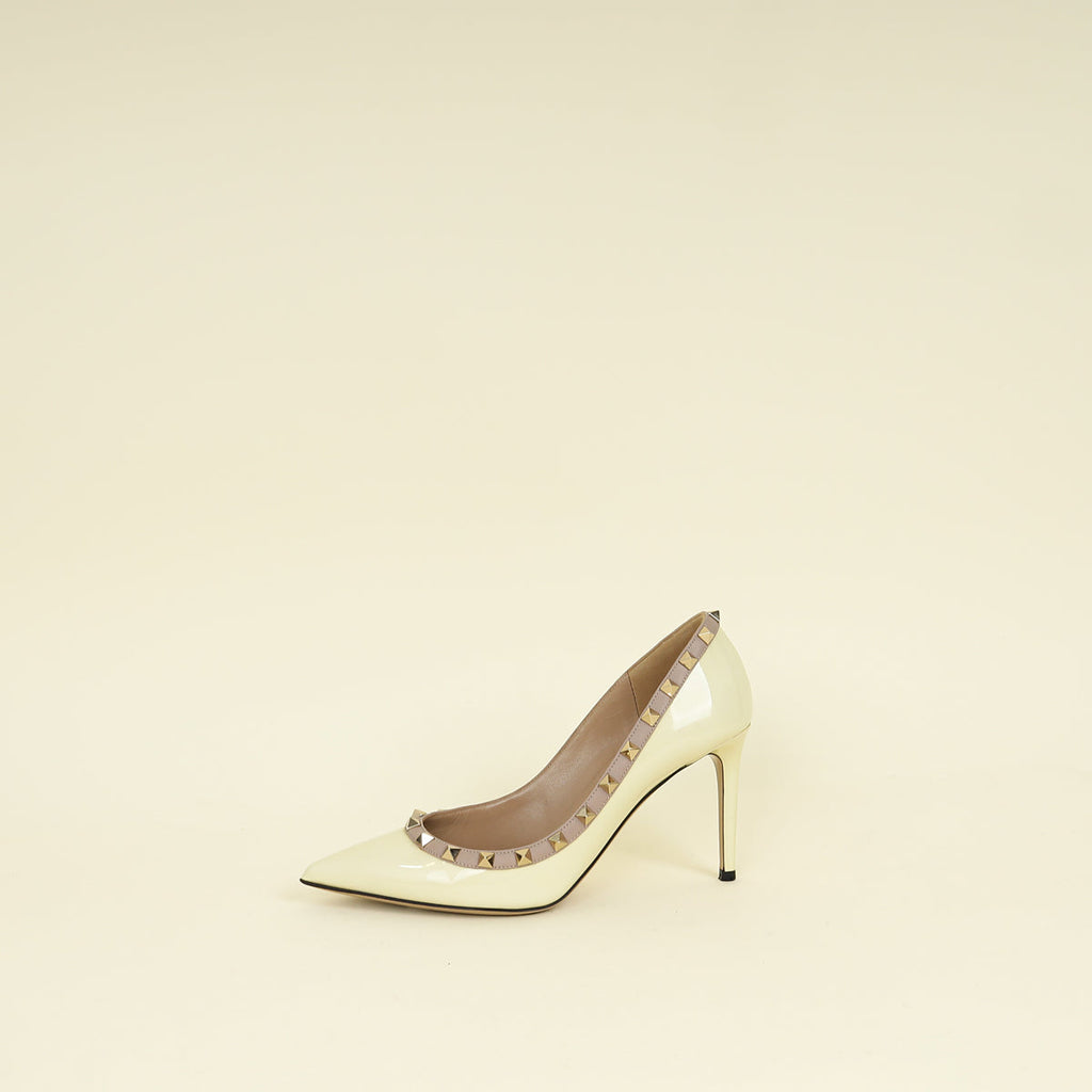 Valentino Cream Rockstud Pump 39