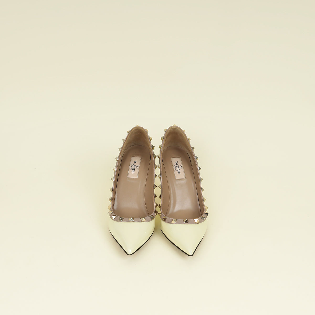 Valentino Cream Rockstud Pump 39