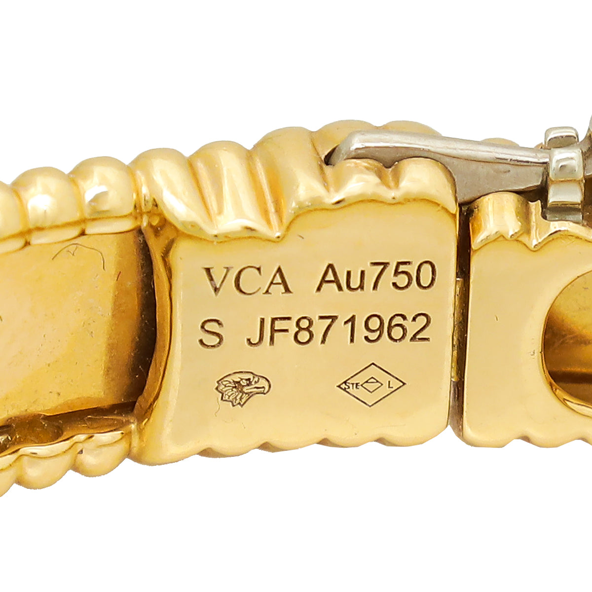 Van Cleef & Arpels 18K Yellow Gold VPerlée Signature Bracelet Small Model
