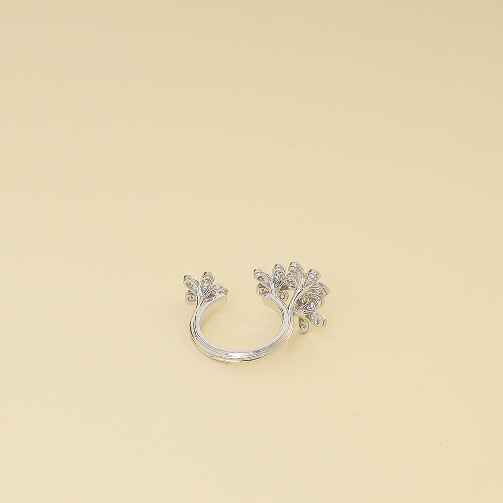 Van Cleef & Arpels 18K White Gold Socrate Between the Finger Ring 52