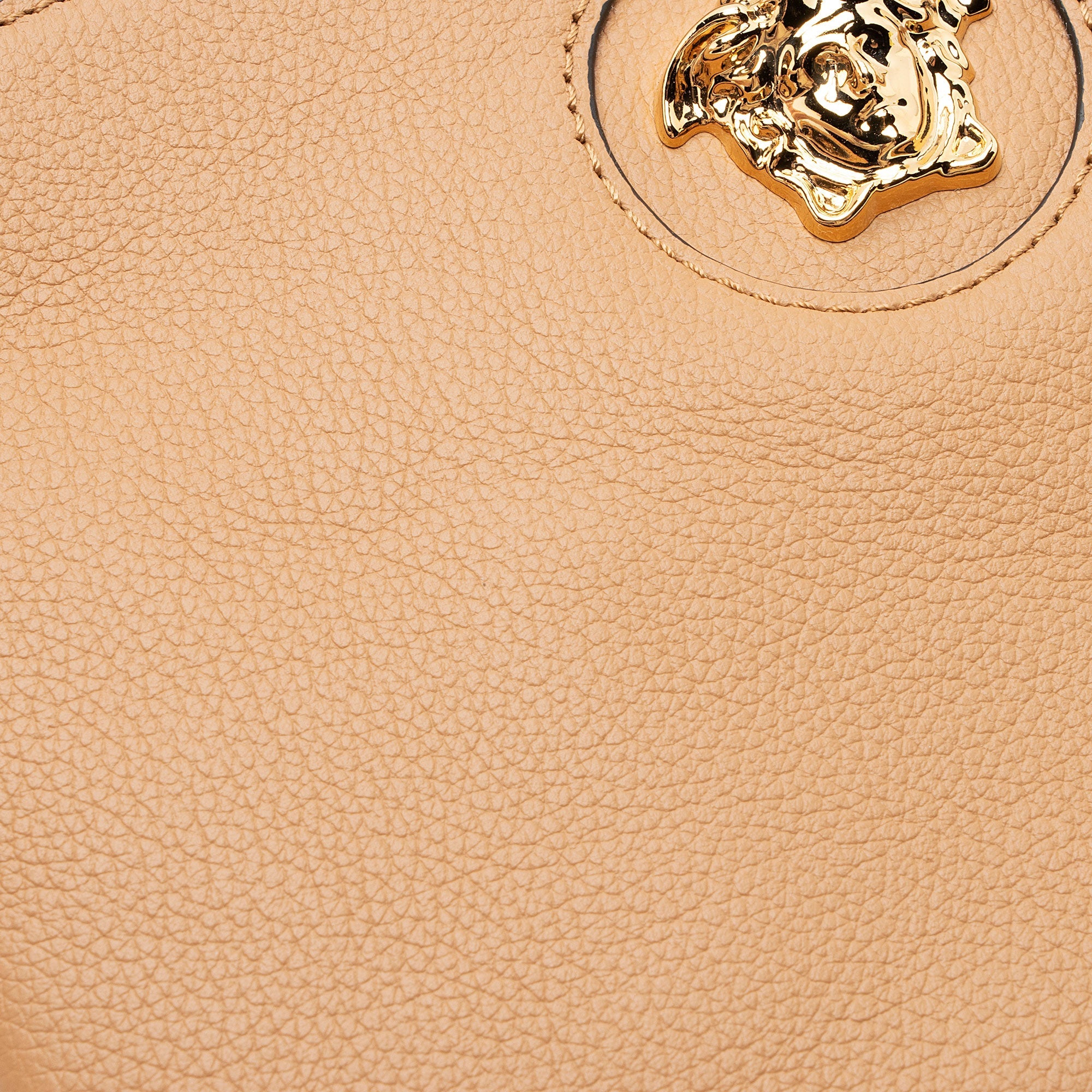 Versace Calfskin Medusa Wristlet (SHF-bNV7kw)