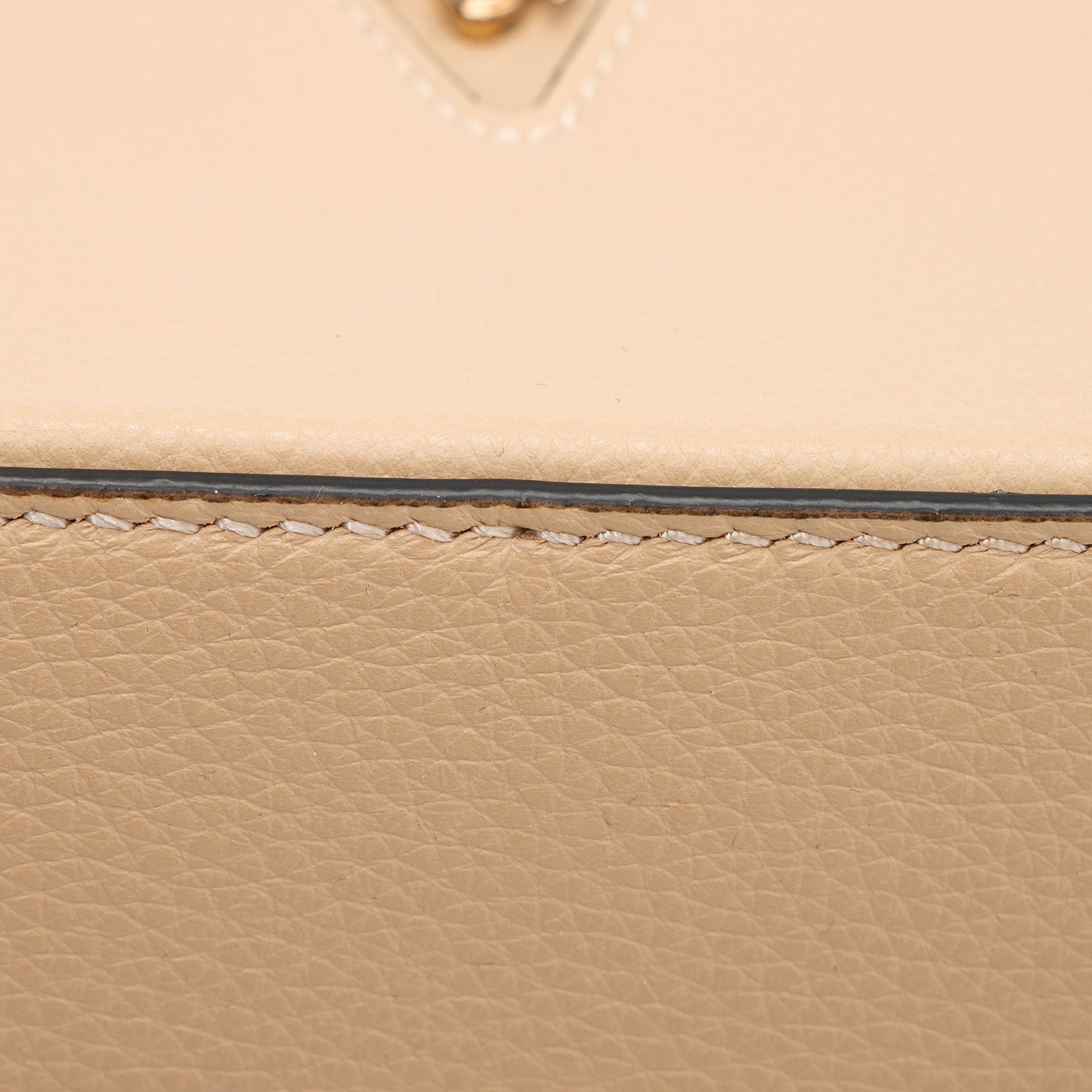 Versace Calfskin Virtus Small Camera Bag (SHF-ocZ9Wz)