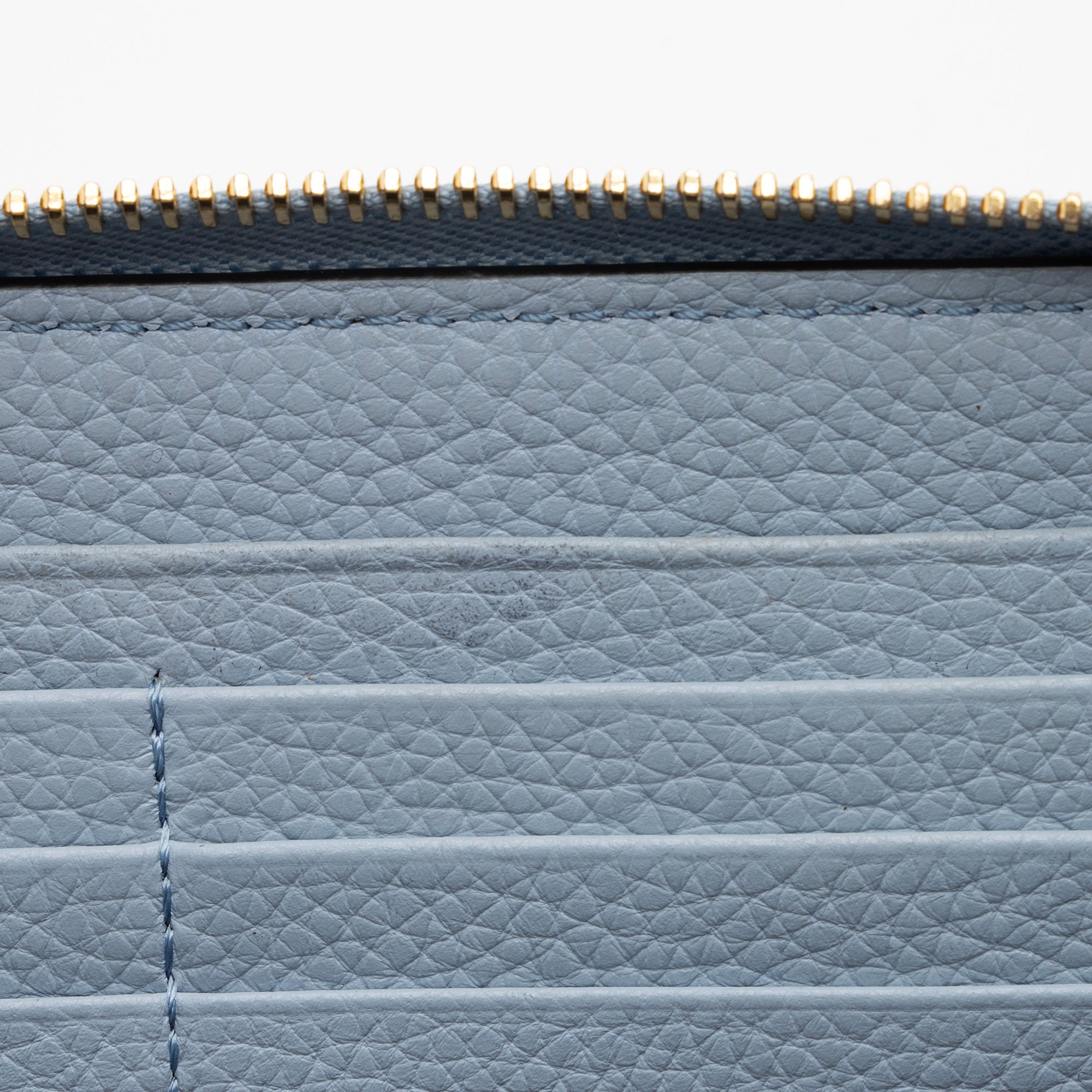 Versace Calfskin Virtus Zip Around Wallet (SHF-dvup03)