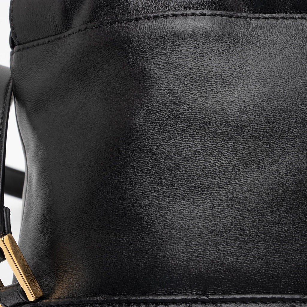 Versace Quilted Smooth Calfskin Le Medusa Small Bucket Bag (SHF-W0OUZR)