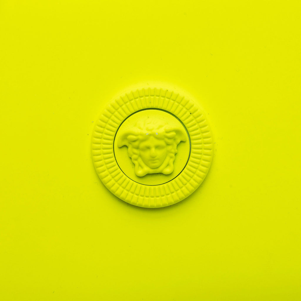 Versace Rubberized Calfskin Medusa Zip Bi-Fold Wallet (SHF-WKnEPa)