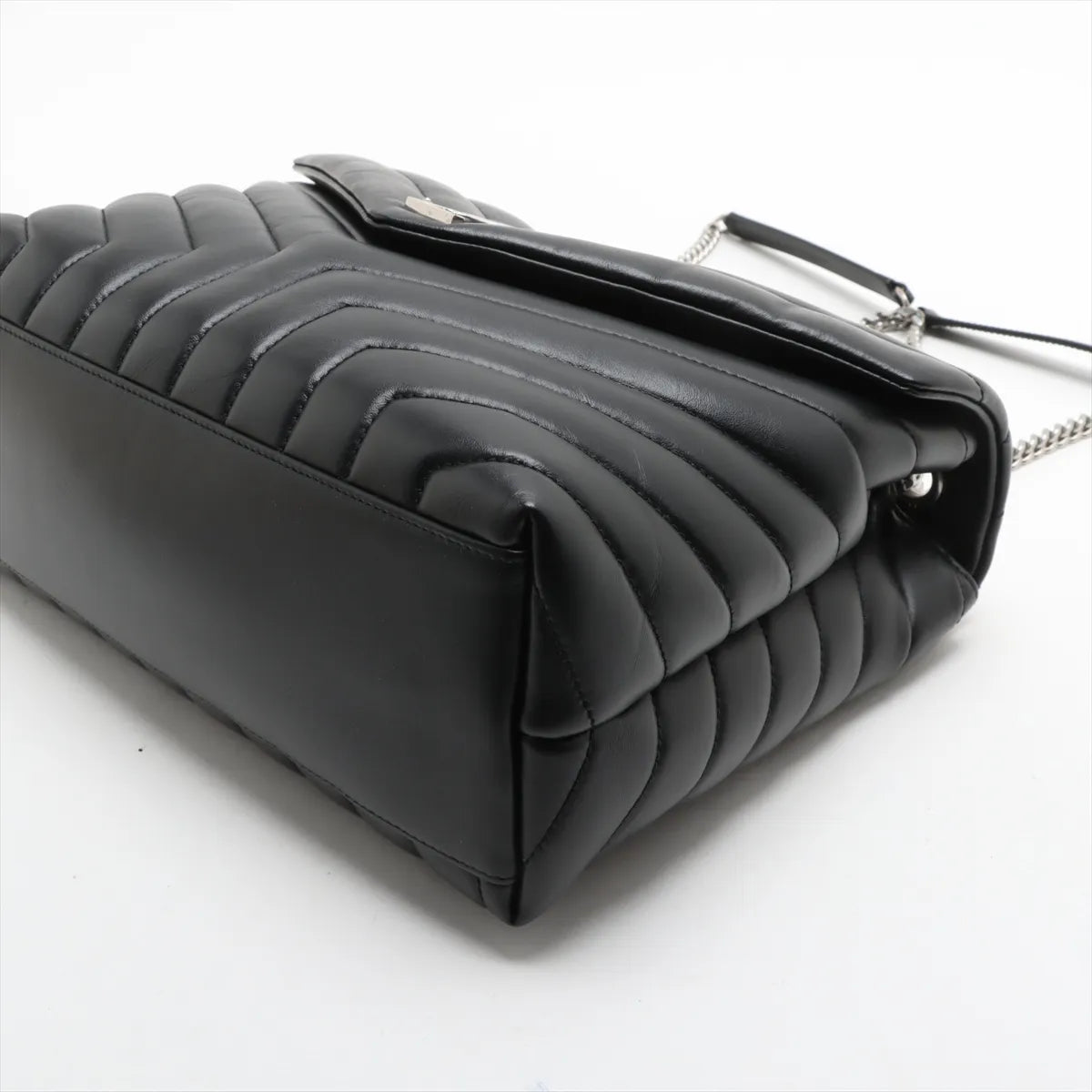 Saint Laurent Black Smooth Matelasse Leather Loulou Medium Shoulder Bag [Clearance Sale]