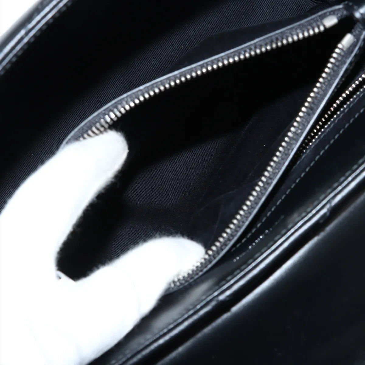 Saint Laurent Black Smooth Matelasse Leather Loulou Medium Shoulder Bag [Clearance Sale]