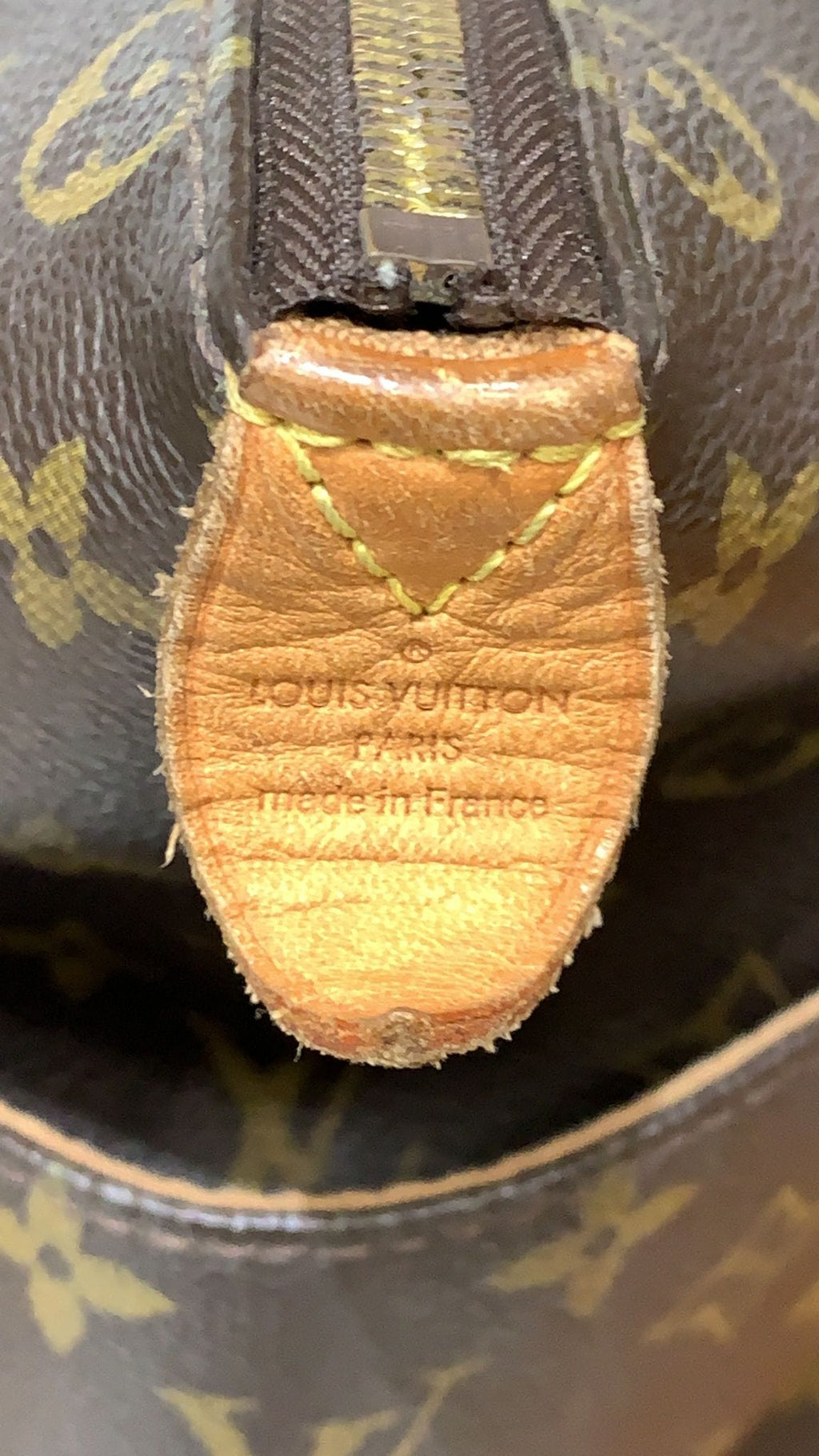 LOUIS VUITTON Totally MM Monogram Canvas Shoulder Bag Brown
