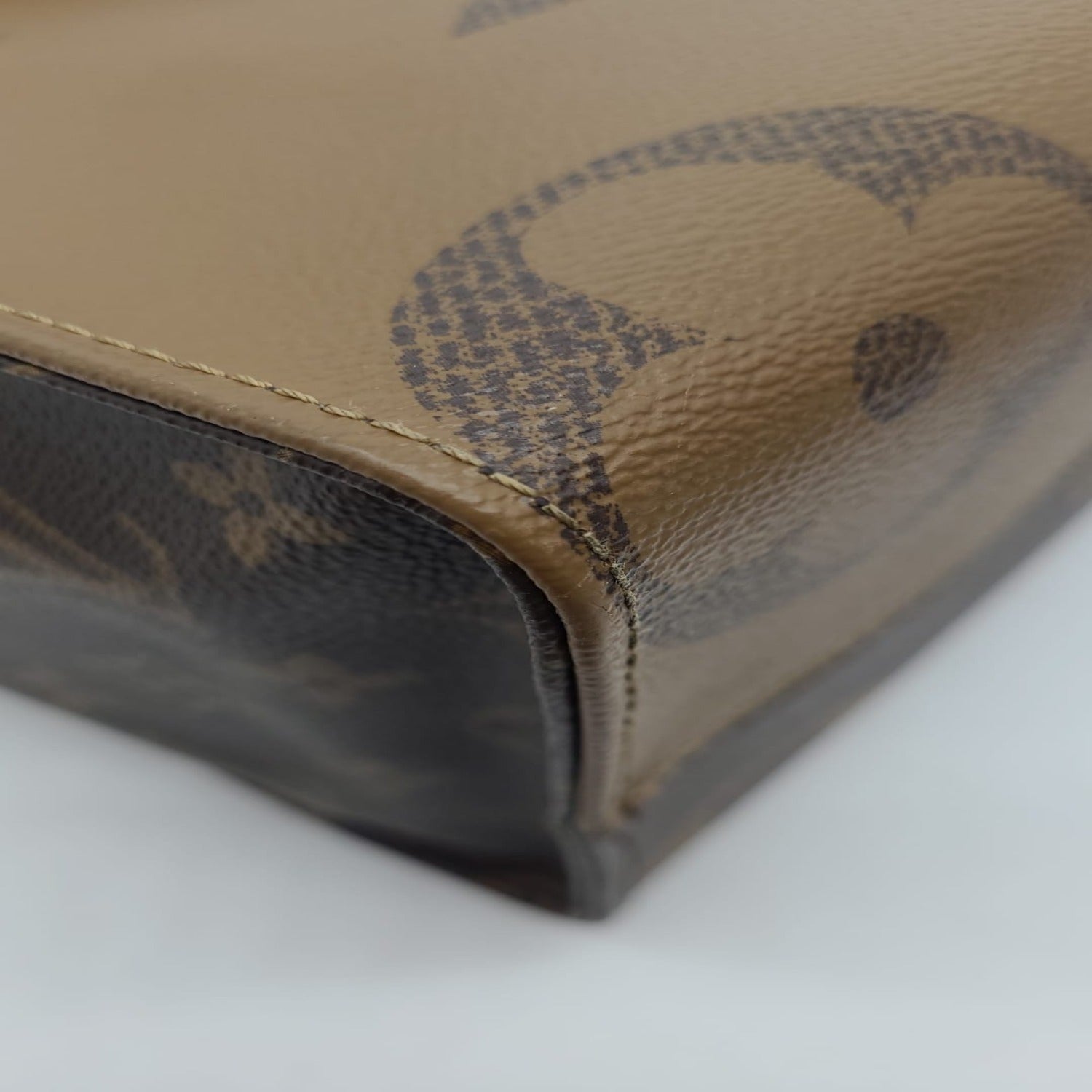 LOUIS VUITTON Onthego MM Giant Monogram Canvas Tote Shoulder Bag Brown