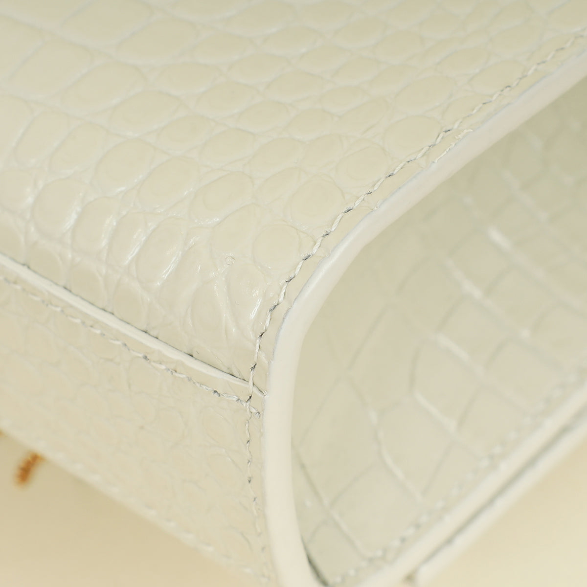 YSL Blanc Vintage Kate Tassel Croc Embossed Medium Shoulder Bag