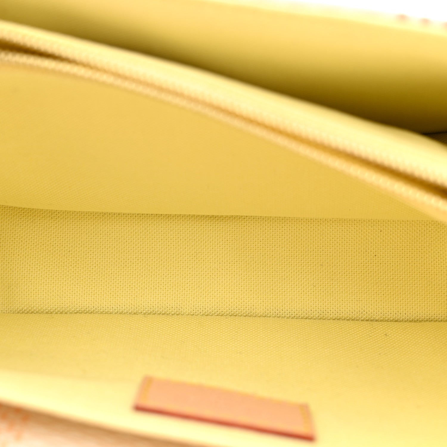 Damier Giant Pochette Metis East West Peach