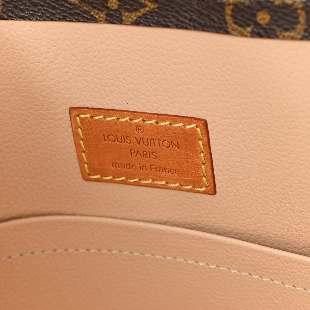 Monogram Sac Plat