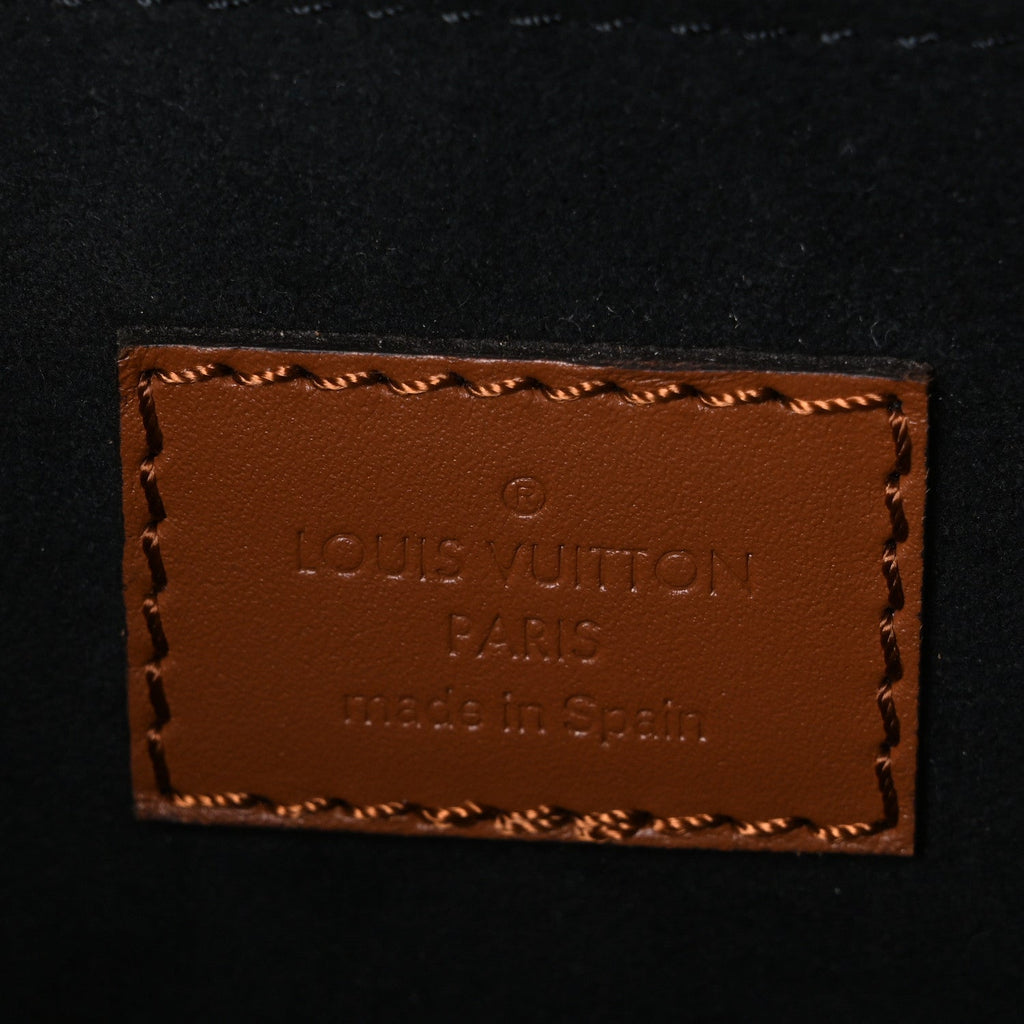 Reverse Monogram Dauphine MM