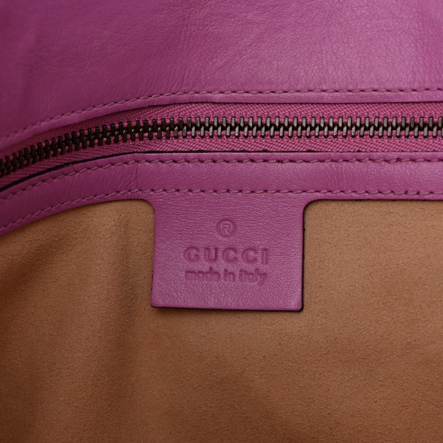 Calfskin Matelasse Medium GG Marmont Shoulder Bag Candy Mousse
