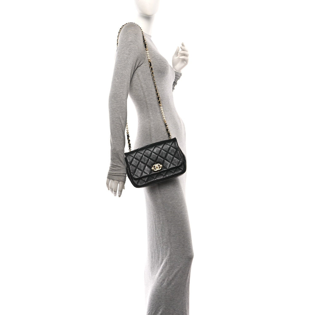 Glazed Calfskin Quilted Pearl Side Flap Black