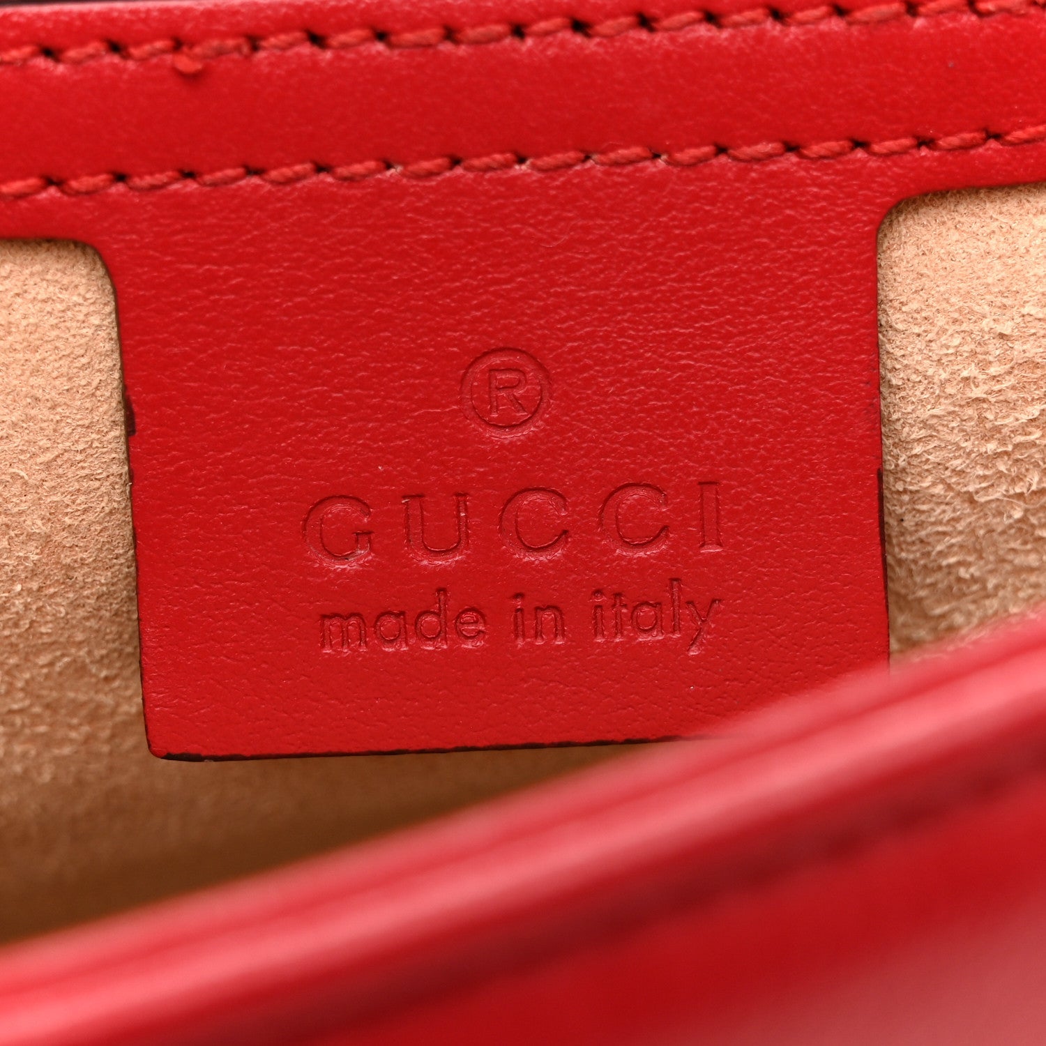 Calfskin Matelasse Small GG Marmont Shoulder Bag Hibiscus Red