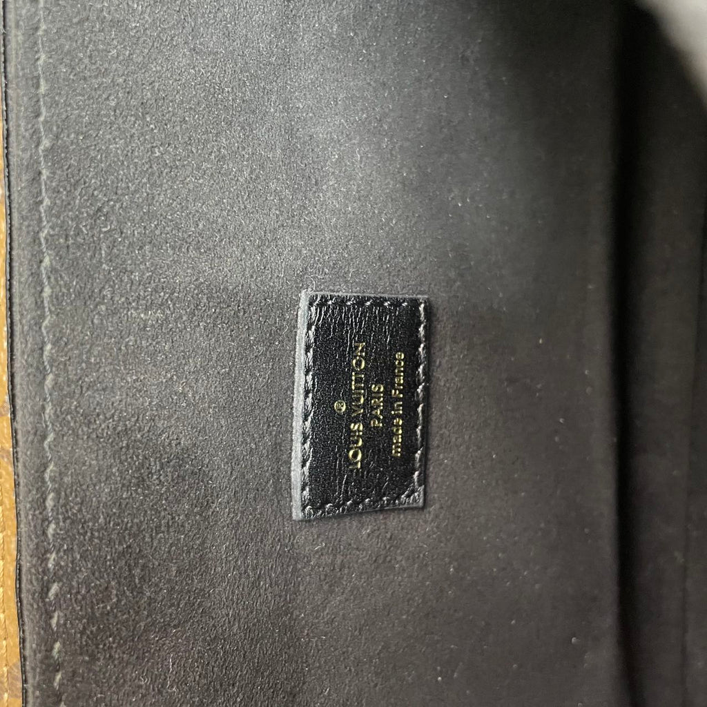 Louis Vuittion Pochette Métis Monogram Reverse Canvas 2016