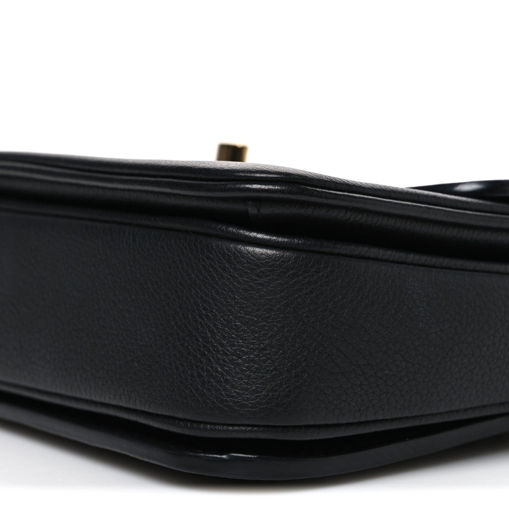 Grained Calfskin Lockme Oxford Black