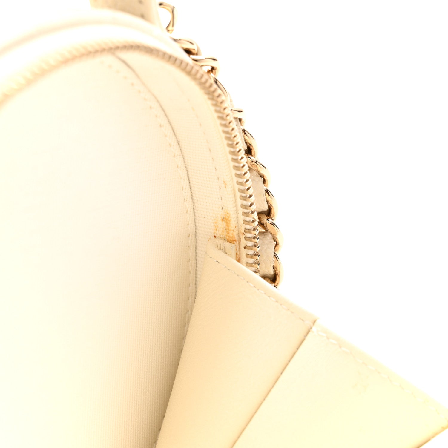 Caviar Quilted Round Handle With Care Vanity With Chain White