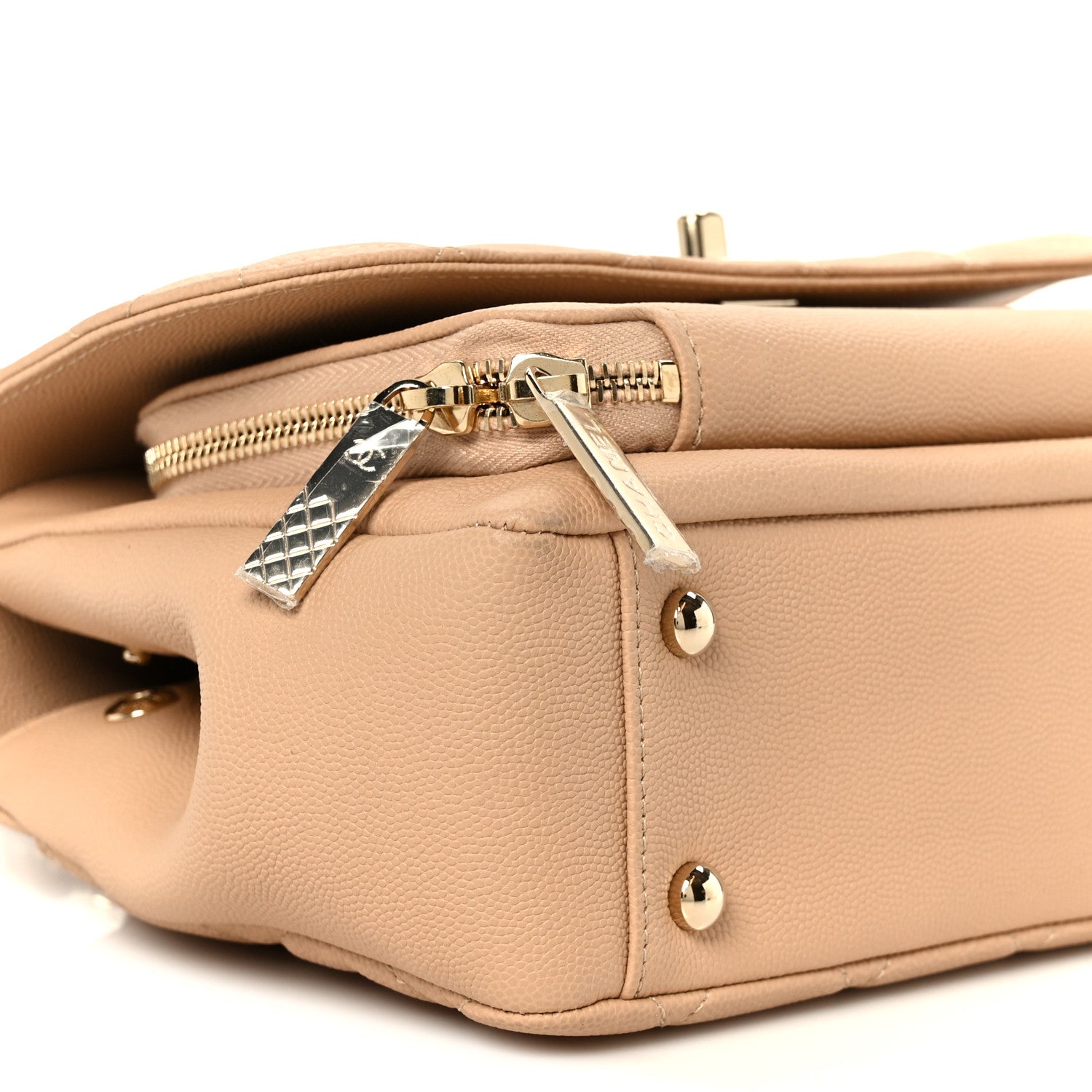 Caviar Quilted Medium Business Affinity Flap Beige