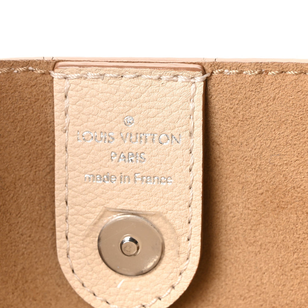 Calfskin Lockmeto Cream Beige