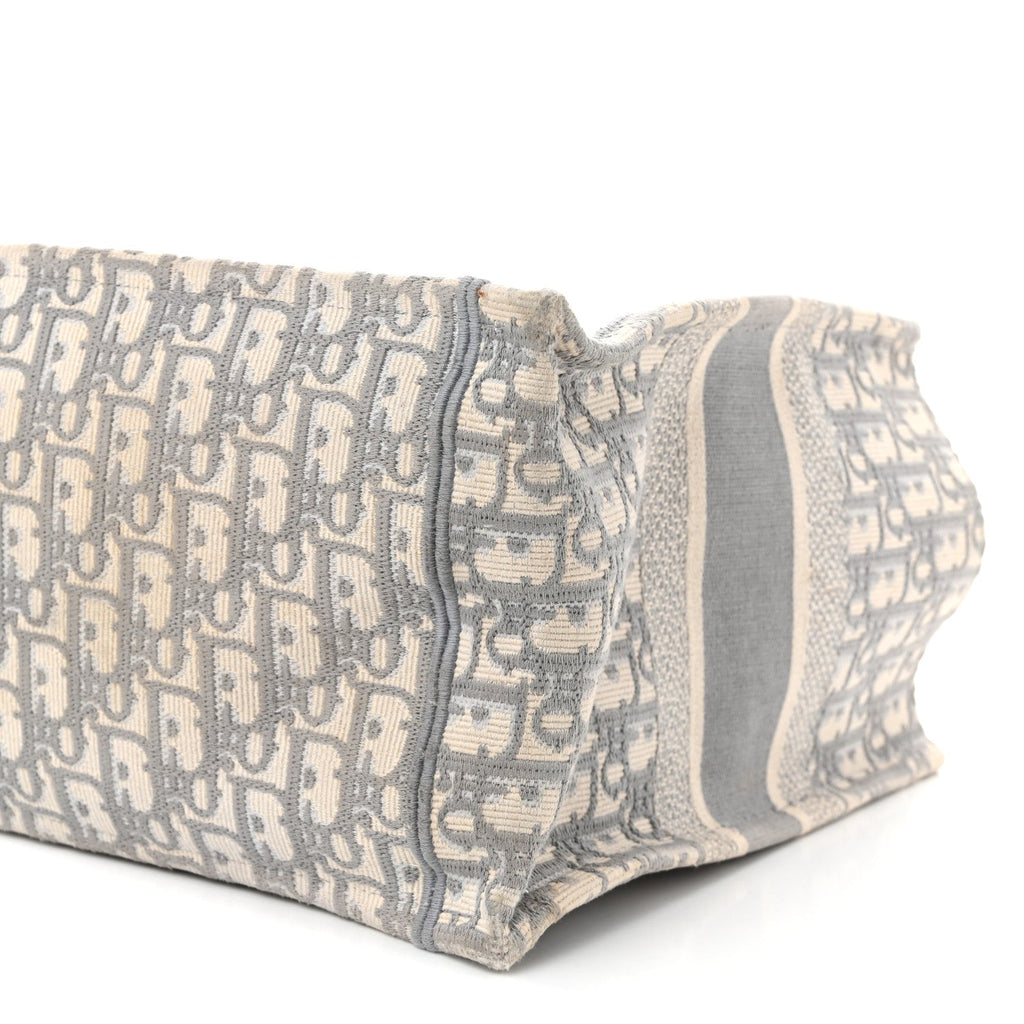 Oblique Medium Book Tote Grey