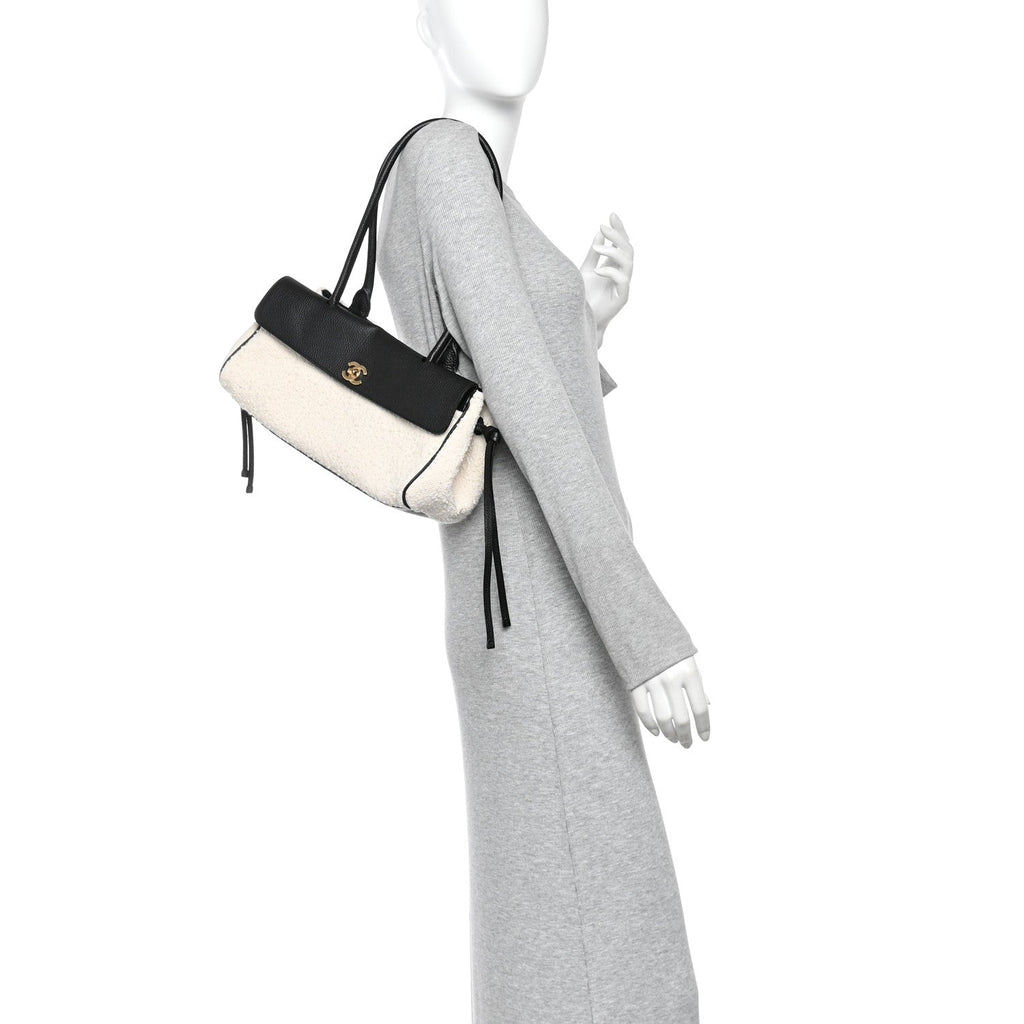 Grained Calfskin Boucle Urban Essentials Small Shopping Bag Ecru Black