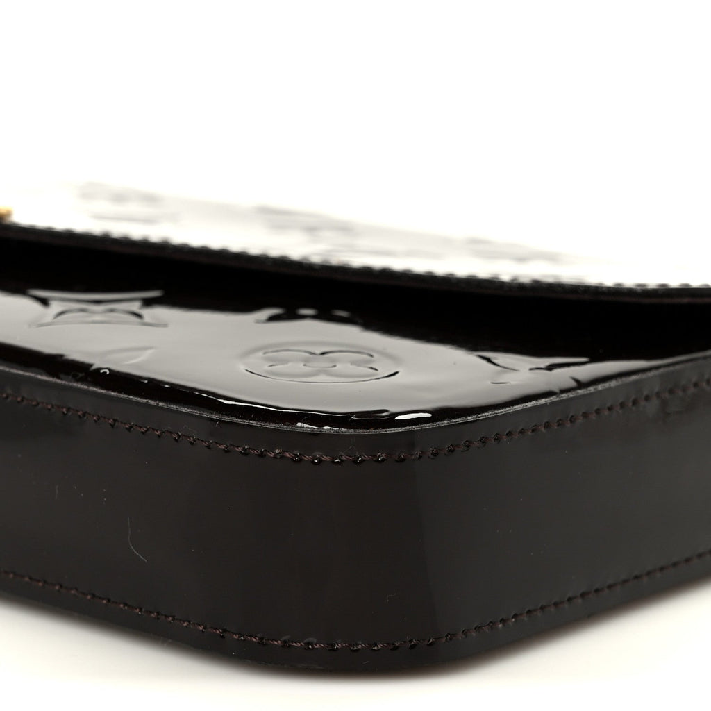 Vernis Pochette Felicie Chain Wallet Amarante