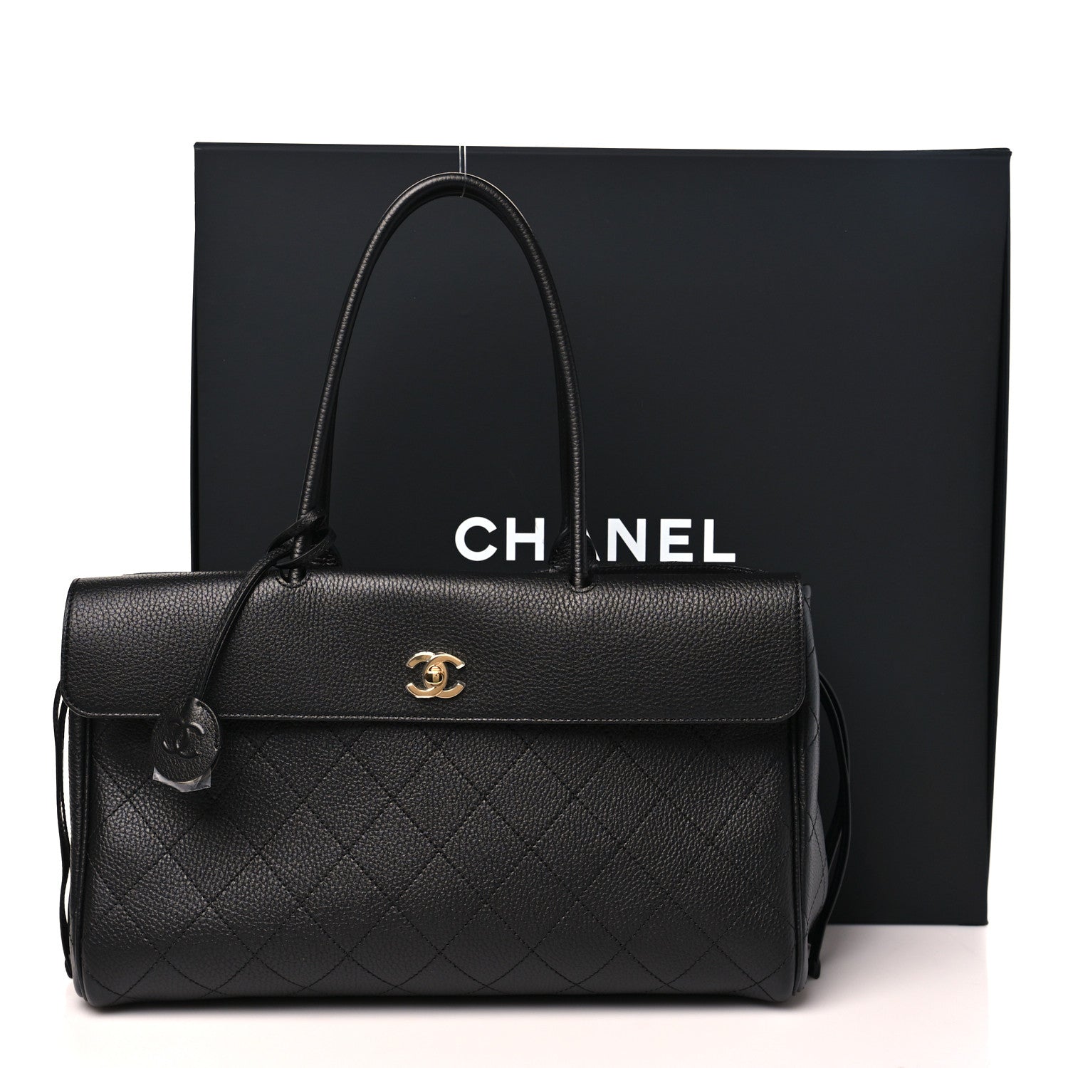 Grained Calfskin Stitched Urban Essentials Large Shopping Bag Black