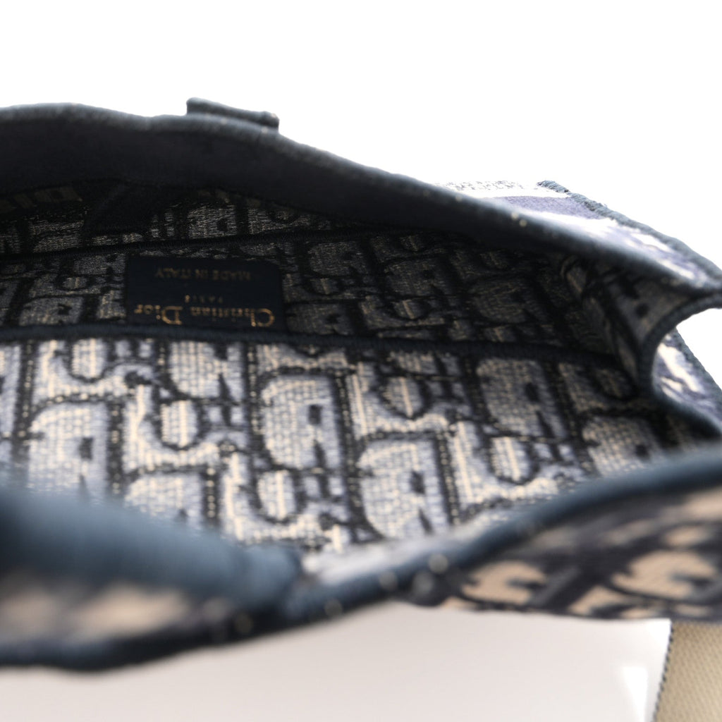 Oblique Slim Saddle Pouch Blue