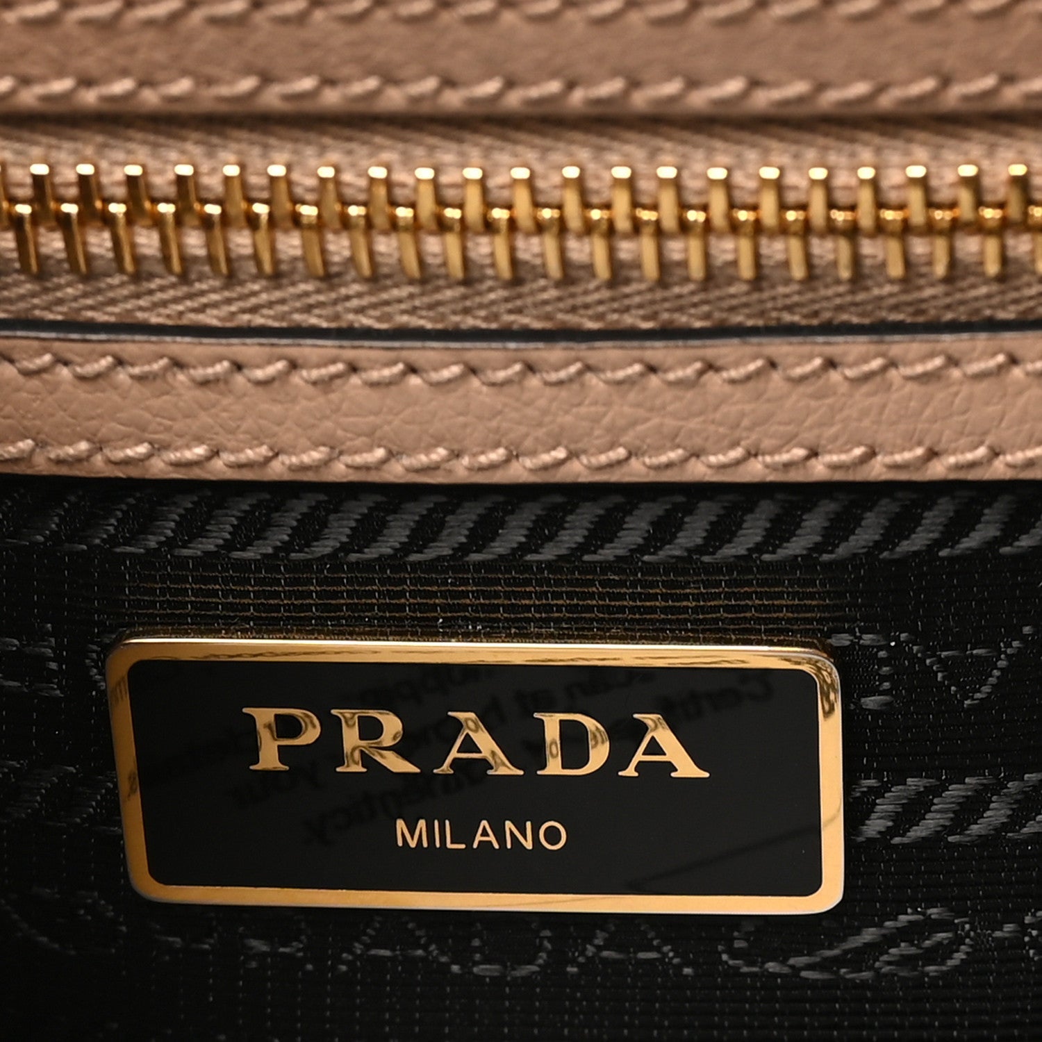 Glace Calfskin Embossed Logo Crossbody Cammeo