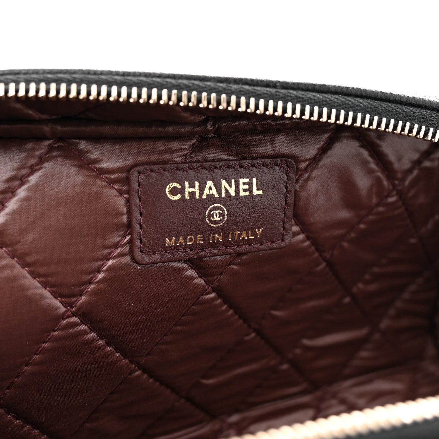 Caviar Quilted Toiletry Case With Chain Black