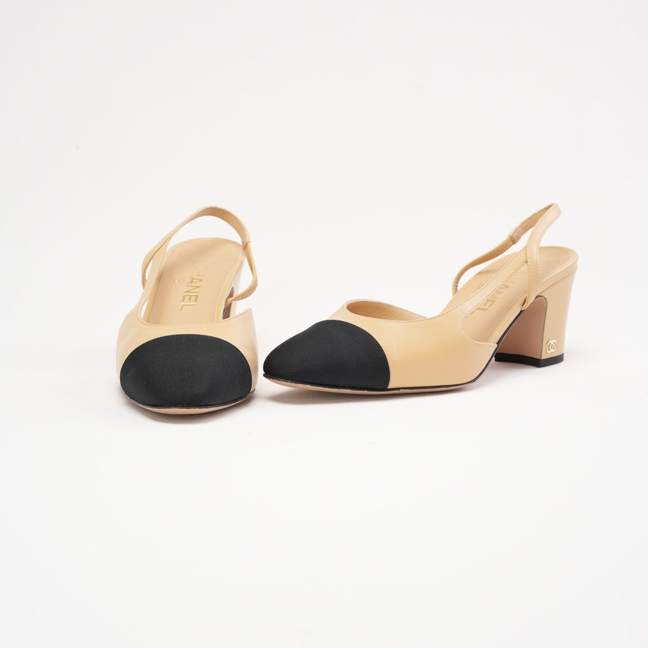 Chanel Beige /Black Lambskin Cap Toe CC Slingback Pumps Size 38.5
