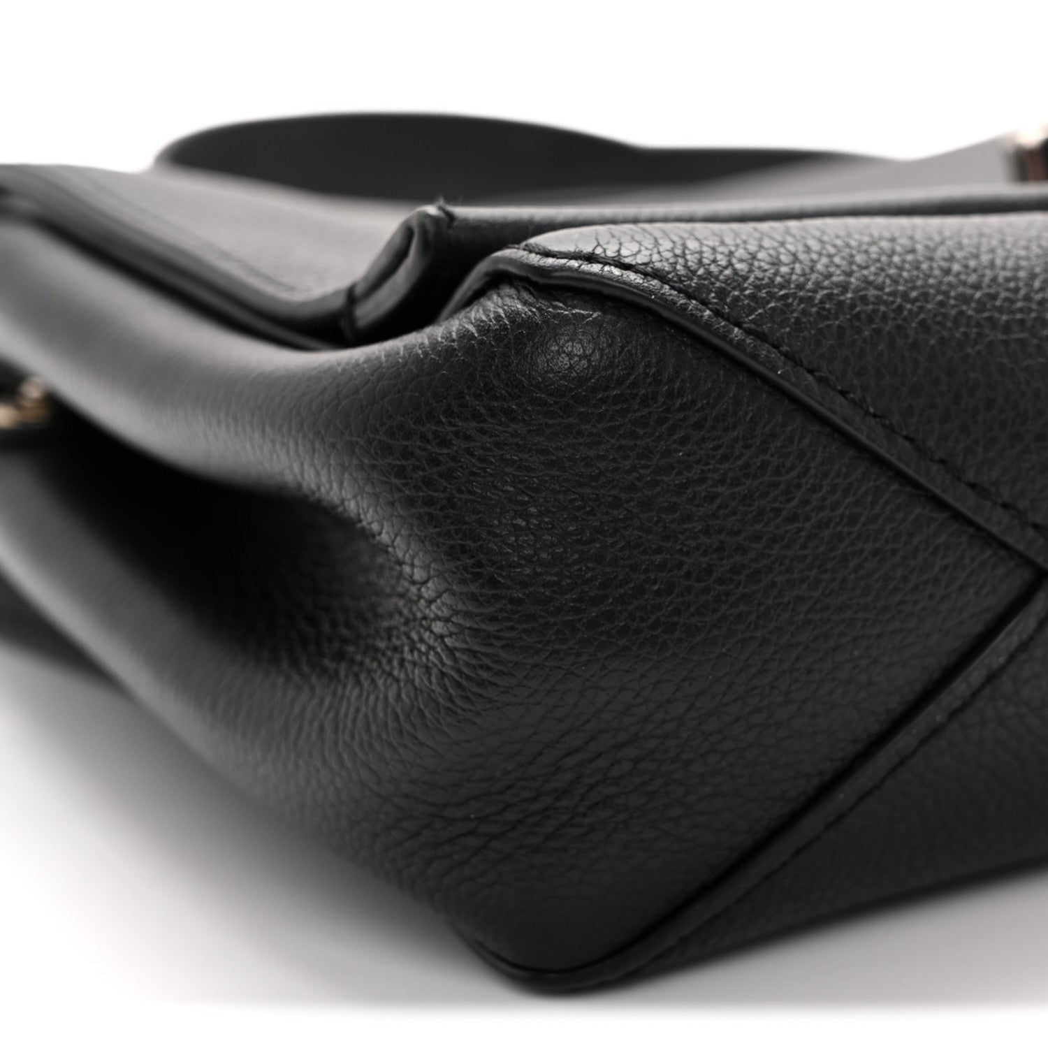 Calfskin Lockme II Chain Bag BB Black