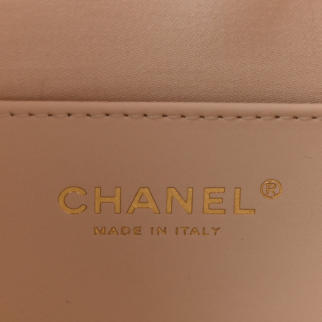 Caviar Quilted Medium Chanel 25 Handbag White