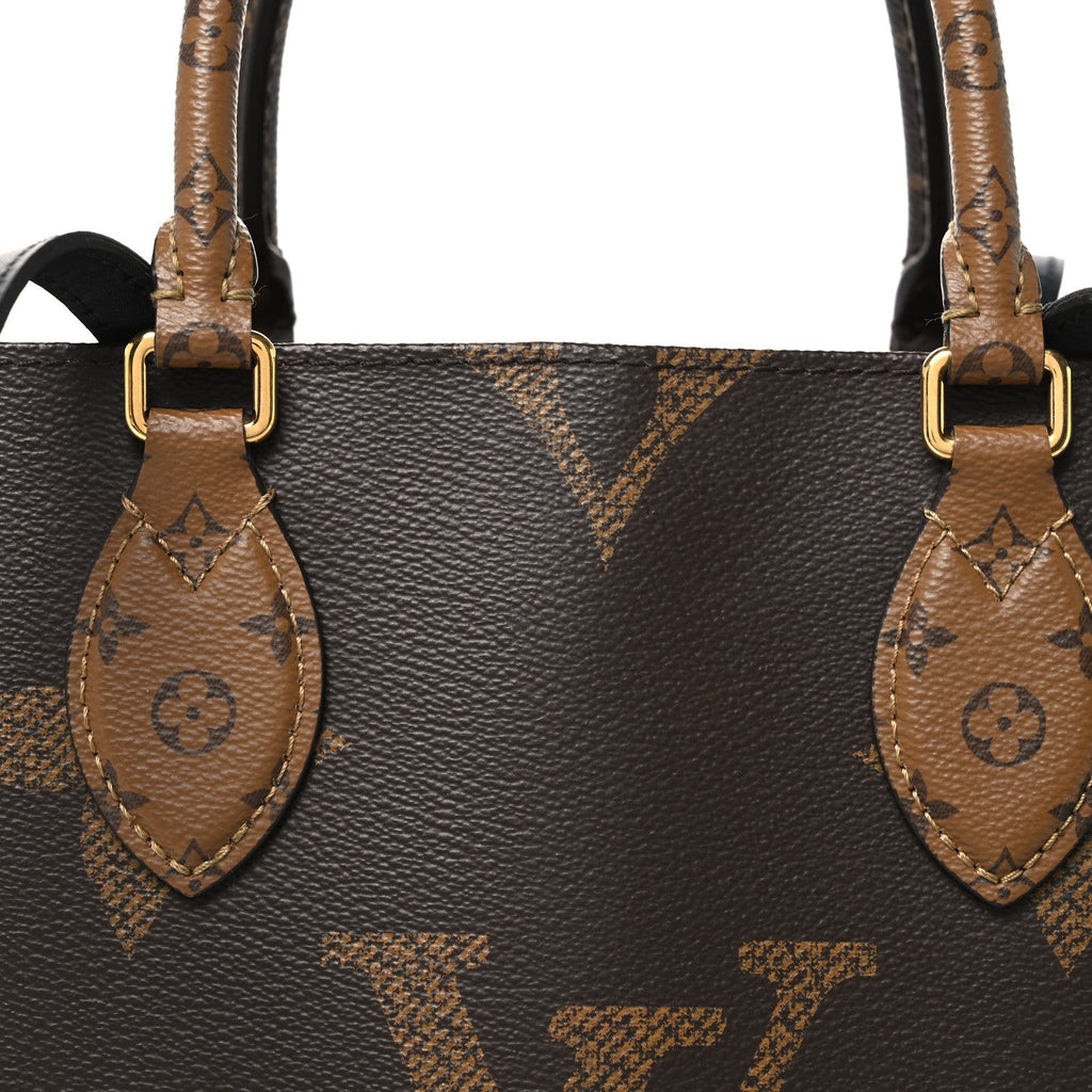 Reverse Monogram Giant Onthego MM