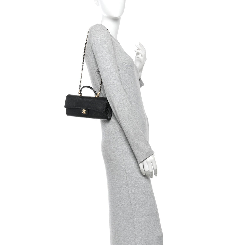 Lizard Calfskin Embossed Clutch With Chain Black