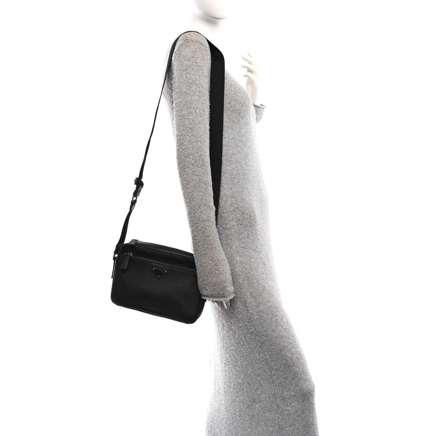 Vitello Daino Zip Shoulder Bag Black