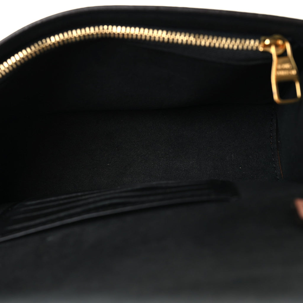 Reverse Monogram Dauphine Chain Wallet